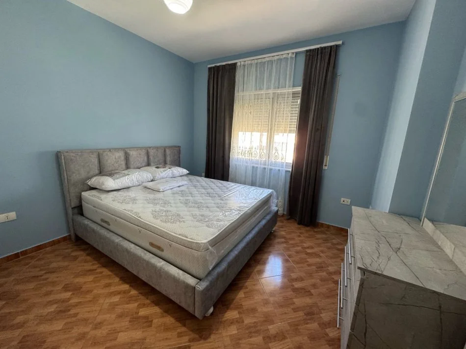 Durres, jepet me qera apartament 1+1+Aneks+Ballkon Kati 5, 70 m² 500 € (Vollga)