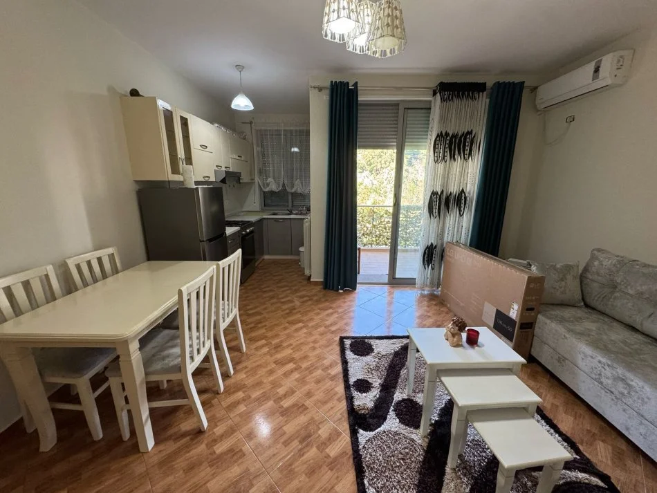 Durres, jepet me qera apartament 1+1+Aneks+Ballkon Kati 5, 70 m² 500 € (Vollga)