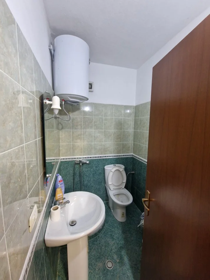 Durres, jepet me qera apartament 1+1+Aneks+Ballkon Kati 3, 60 m² 350 € (Vollga)