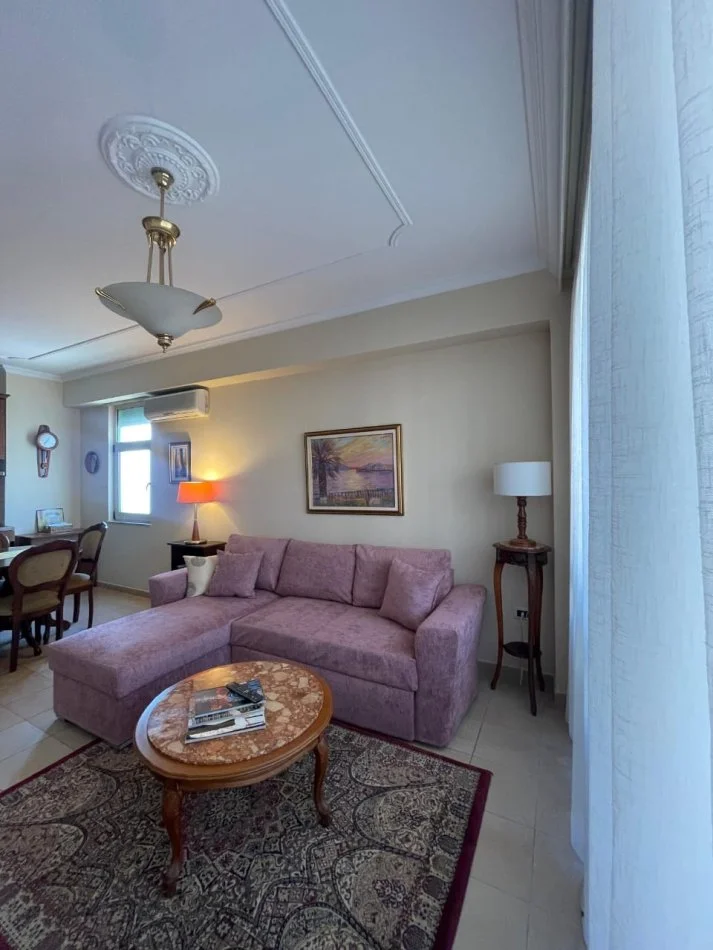 Tirane, jepet me qera apartament 2+1+Ballkon Kati 7, 90 m² 800 € 