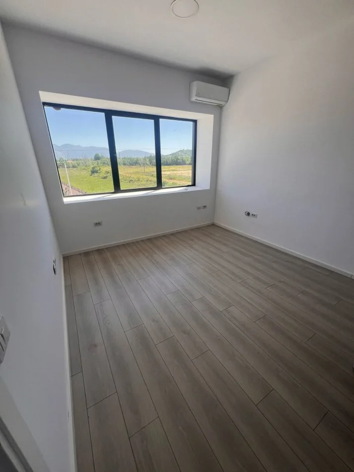 Tirane, jepet me qera magazine Kati 0, 600 m² 2.600 € (Autostrada Tirane Durres)
