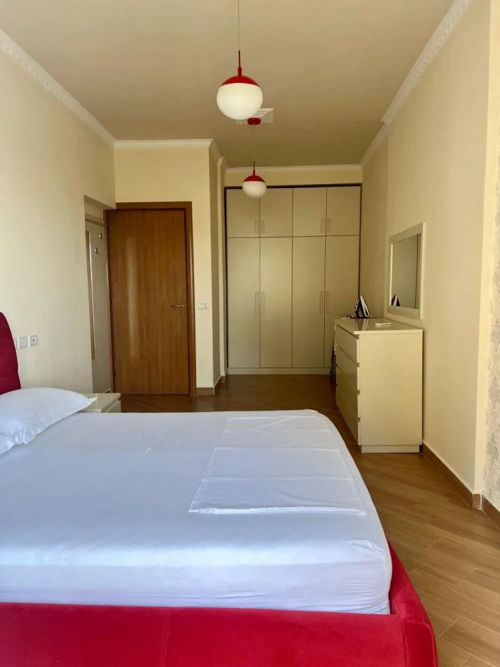 Vlore, shitet apartament 1+1+Ballkon Kati 4, 72 m² 198.000 € (Lungomare)