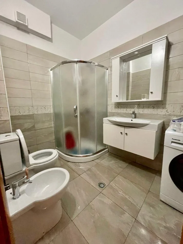 Vlore, shitet apartament 1+1+Ballkon Kati 4, 72 m² 198.000 € (Lungomare)