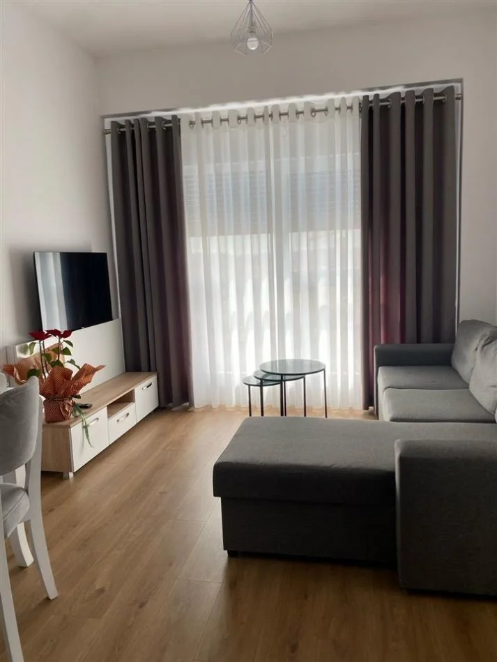 Tirane, jepet me qera apartament 2+1 Kati 7, 70 m² 500 € (Kompleksi Kaimi)
