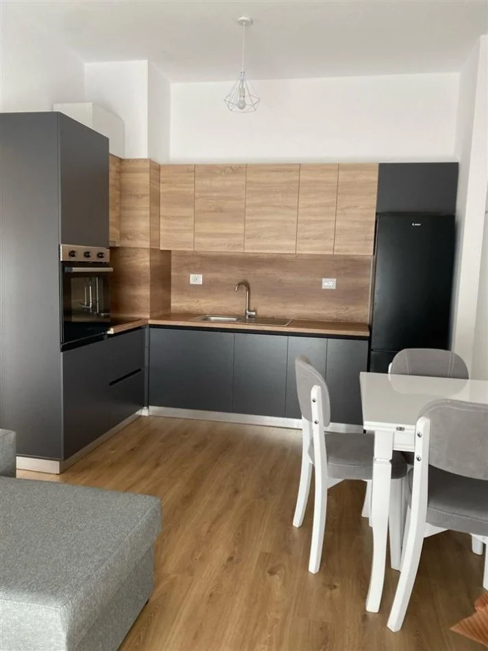 Tirane, jepet me qera apartament 2+1 Kati 7, 70 m² 500 € (Kompleksi Kaimi)