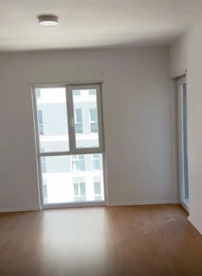 Tirane, jepet me qera apartament 2+1+Ballkon , 84 m² 350 € (Univers City)