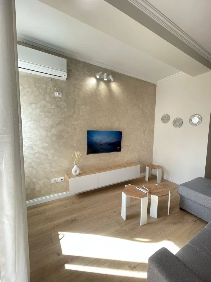 Tirane, jepet me qera 1+1+Ballkon Kati 10, 65 m² 450 € (Astir Rruga Teodor Keko)