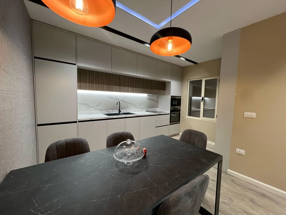 Tirane, jap me qera apartament 2+1+Ballkon Kati 4, 110 m² 850 € (DON BOSKO)