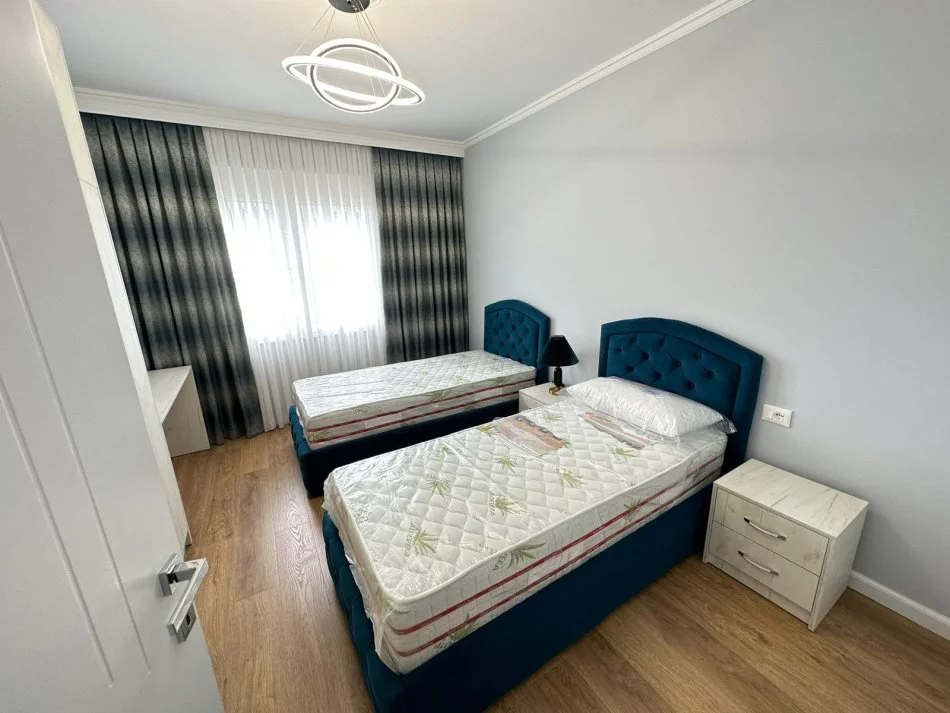 Tirane, jap me qera apartament 2+1+Ballkon Kati 4, 110 m² 850 € (rruga muhamet gjollesha)