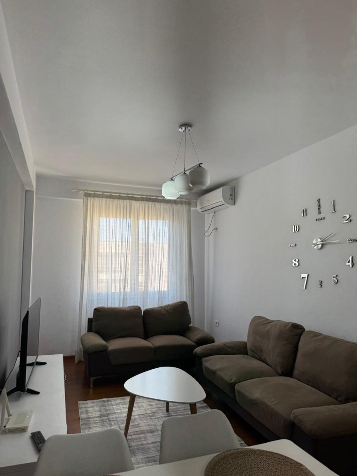 Tirane, jepet me qera apartament 2+1 Kati 8, 80 m² 600 € (Kompleksi Star, Ish-Parku)