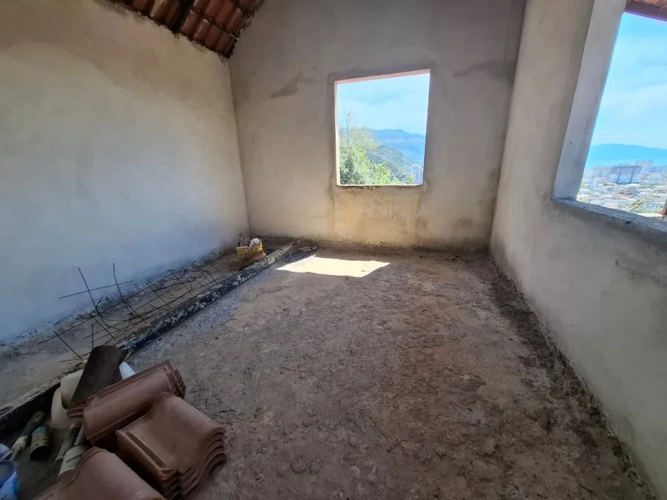 Vlore, shitet Vile 3 Katshe , 500 m² 195.000 € (R.Ded Gjon Luli)