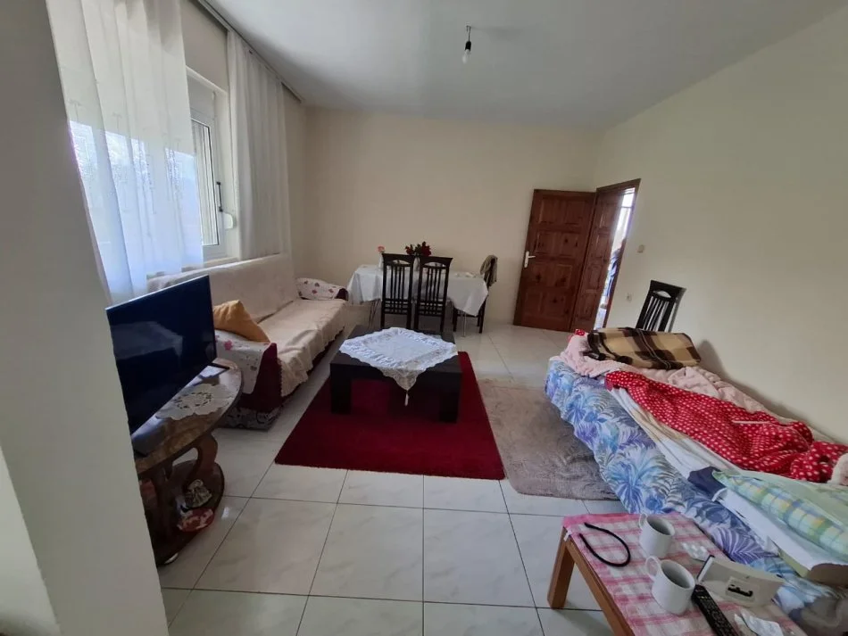 Vlore, shitet Vile 3 Katshe , 500 m² 195.000 € (R.Ded Gjon Luli)