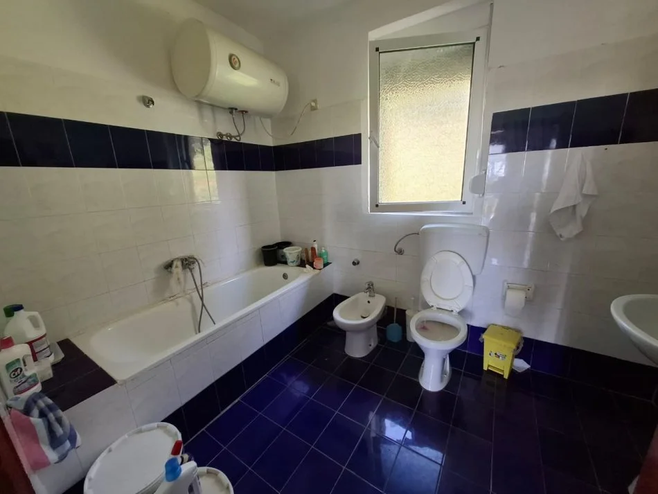 Vlore, shitet Vile 3 Katshe , 500 m² 195.000 € (R.Ded Gjon Luli)