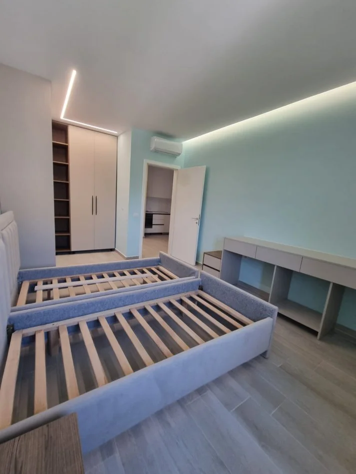 Tirane, jap me qera apartament 2+1+Ballkon Kati 3, 105 m² 1.200 € (liqeni)