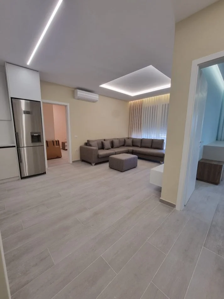 Tirane, jap me qera apartament 2+1+Ballkon Kati 3, 105 m² 1.200 € (liqeni)
