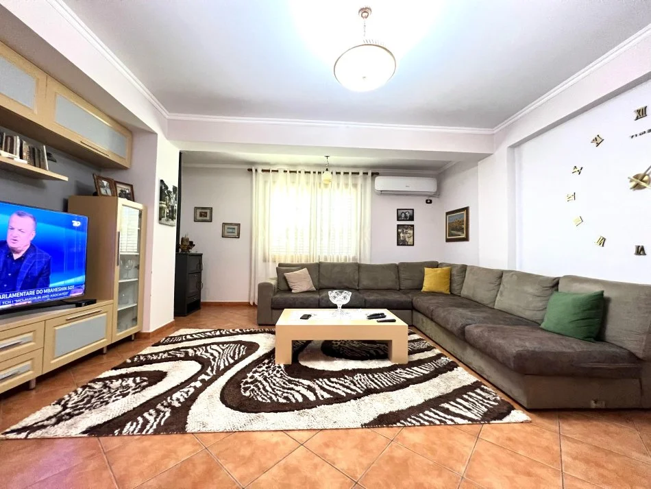 Vlore, shitet Vile 3 Katshe , 144 m² 235.000 € (R.Qemal Goishova)