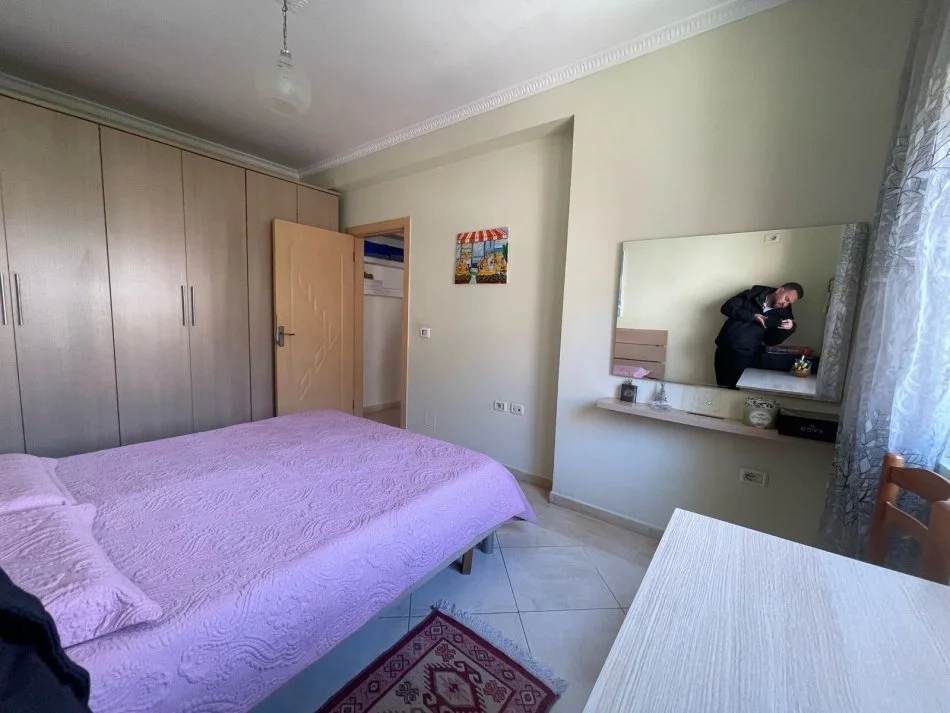 Tirane, jepet me qera apartament 2+1+Ballkon , 80 m² 450 € (fresk)