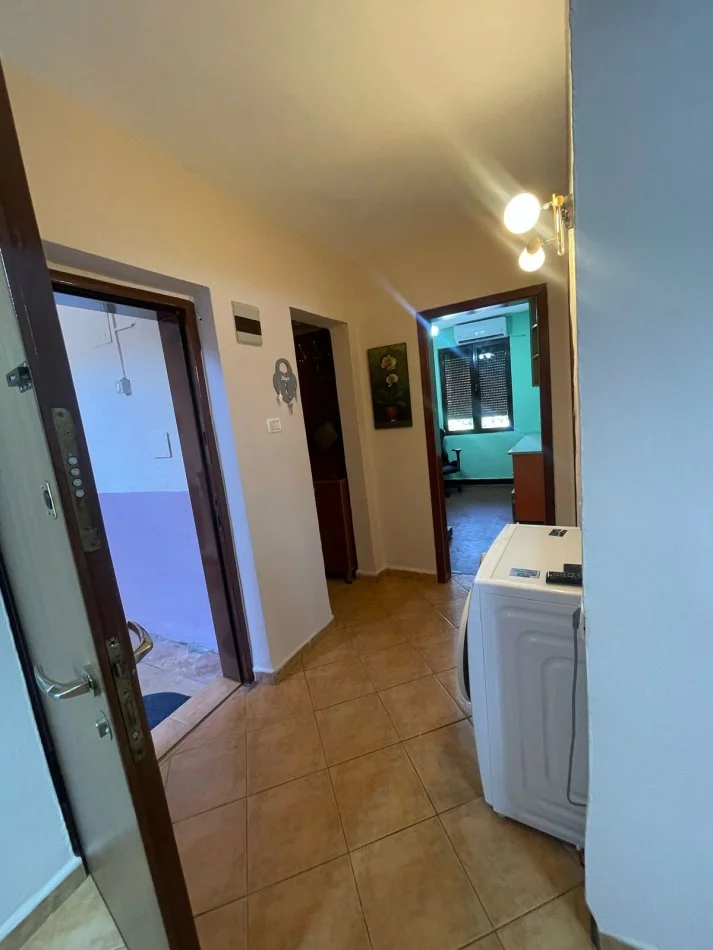 Tirane, jepet me qera apartament 2+1 Kati 3, 80 m² 700 € 