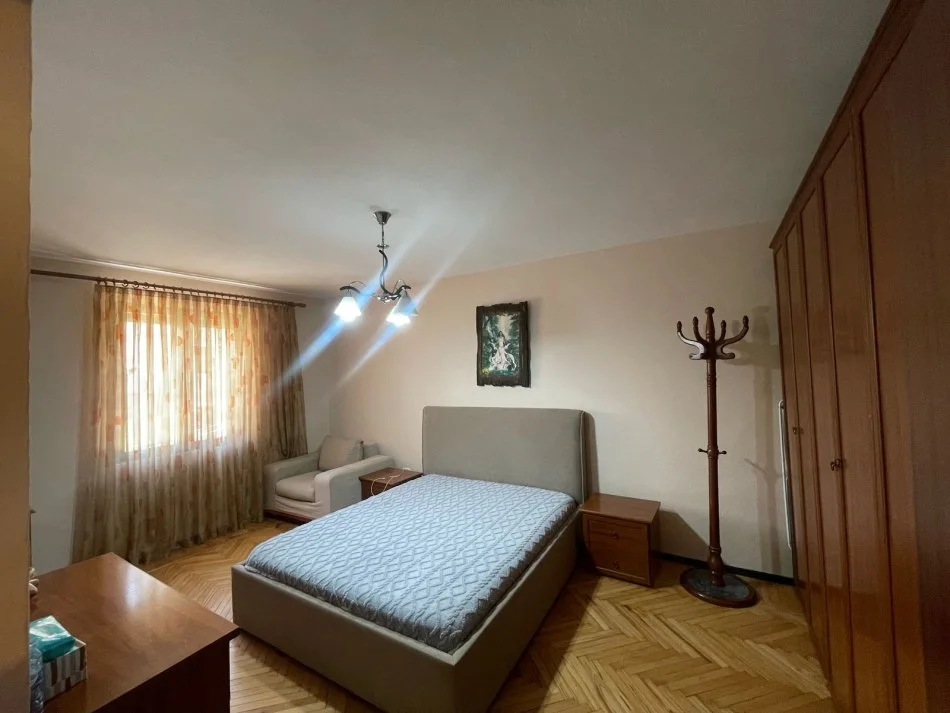 Tirane, jepet me qera apartament 2+1 Kati 3, 80 m² 700 € 