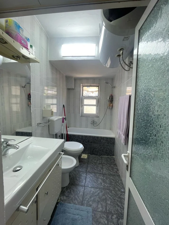 Tirane, jepet me qera apartament 2+1 Kati 3, 80 m² 650 € (myslym shyri)