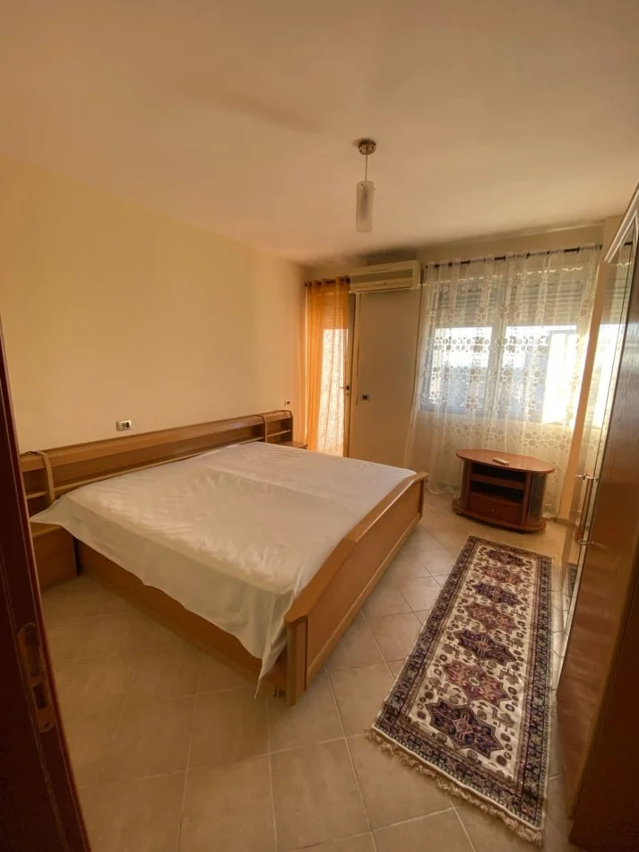 Tirane, jepet me qera apartament 1+1+Ballkon Kati 7, 70 m² 450 € (don bosko)