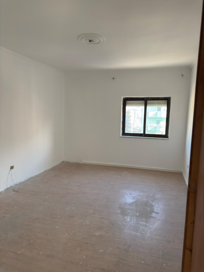 Tirane, shitet 3+1 , 164 m² 298.000 € (Komuna e Parisit prane &quot; Concept Home Real Estate &quot;)