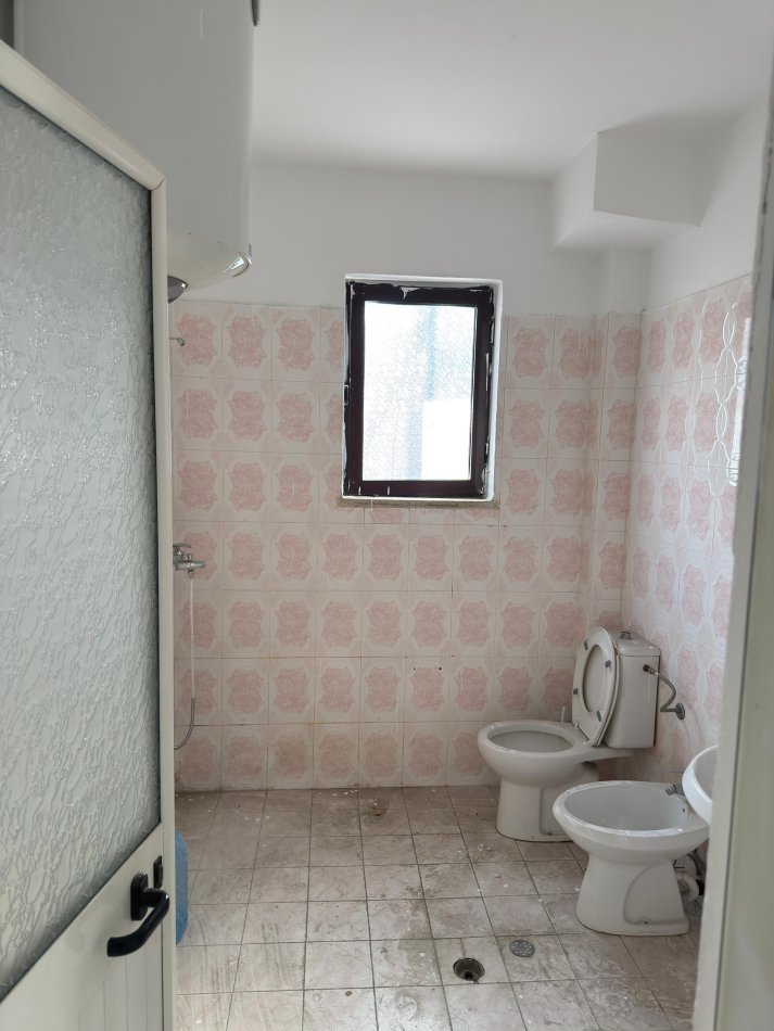 Tirane, shitet 3+1 , 164 m² 298.000 € (Komuna e Parisit prane &quot; Concept Home Real Estate &quot;)