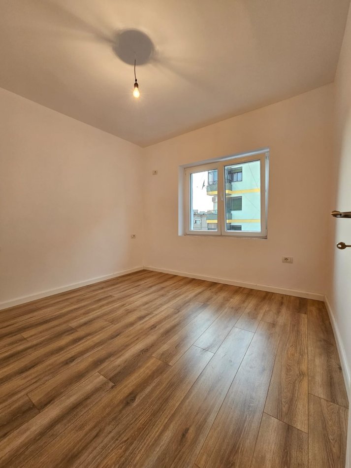 Tirane, shitet apartament 1+1 Kati 5, 44 m² 106.000 € (Zogu i Zi)