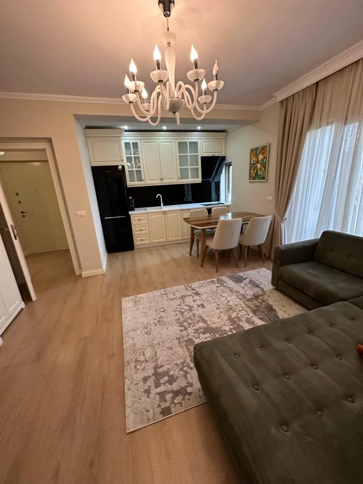 Tirane, jepet me qera apartament Kati 4, 74 m² 650 € (Bllok)