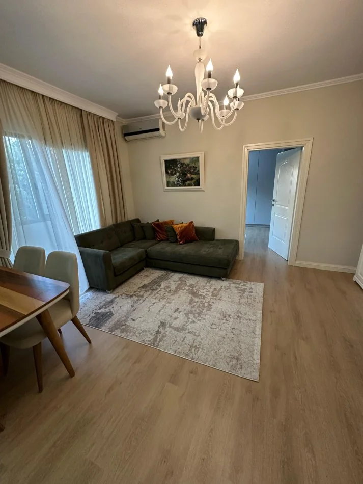 Tirane, jepet me qera apartament Kati 4, 74 m² 650 € (Bllok)