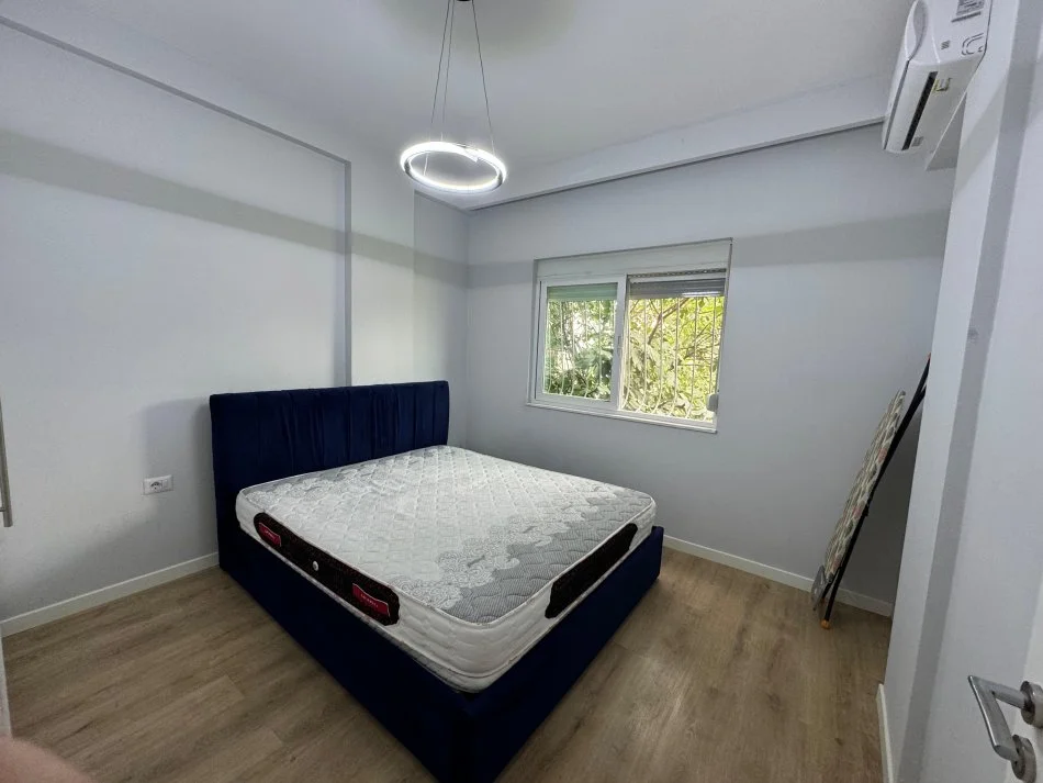 Tirane, jap me qera apartament 2+1+Ballkon Kati 1, 80 m² 700 € (rruga muhamed gjollesha)