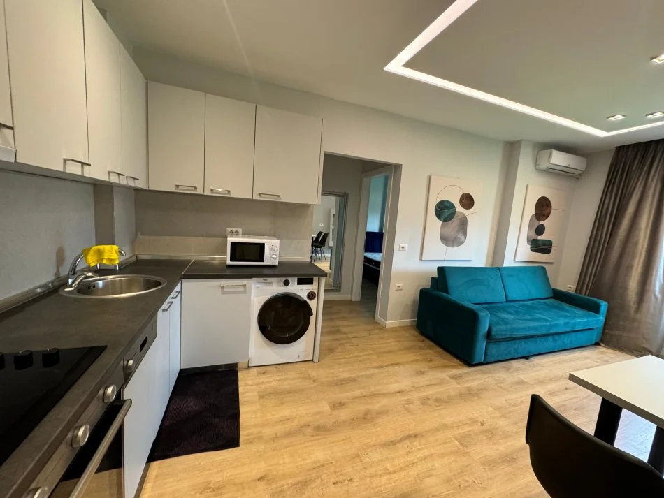 Tirane, jap me qera apartament 2+1+Ballkon Kati 1, 80 m² 700 € (rruga muhamed gjollesha)