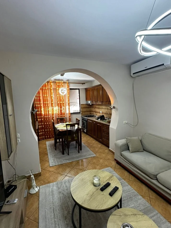 Tirane, jepet me qera apartament 2+1 Kati 3, 80 m² 700 € (myslym shyri)