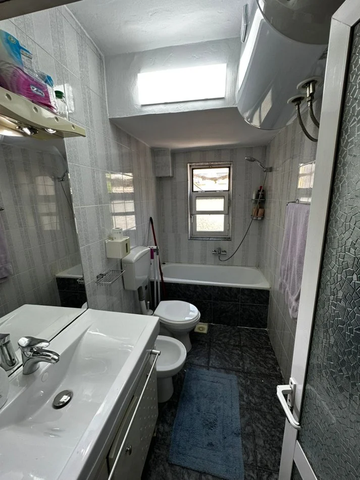 Tirane, jepet me qera apartament 2+1 Kati 3, 80 m² 700 € (myslym shyri)