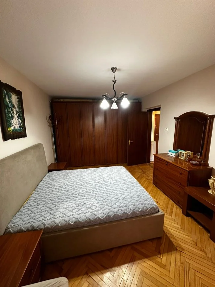 Tirane, jepet me qera apartament 2+1 Kati 3, 80 m² 700 € (myslym shyri)