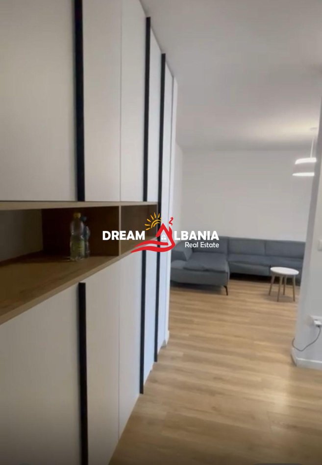 Tirane, jepet me qera apartament 1+1 , 70 m² 700 € 