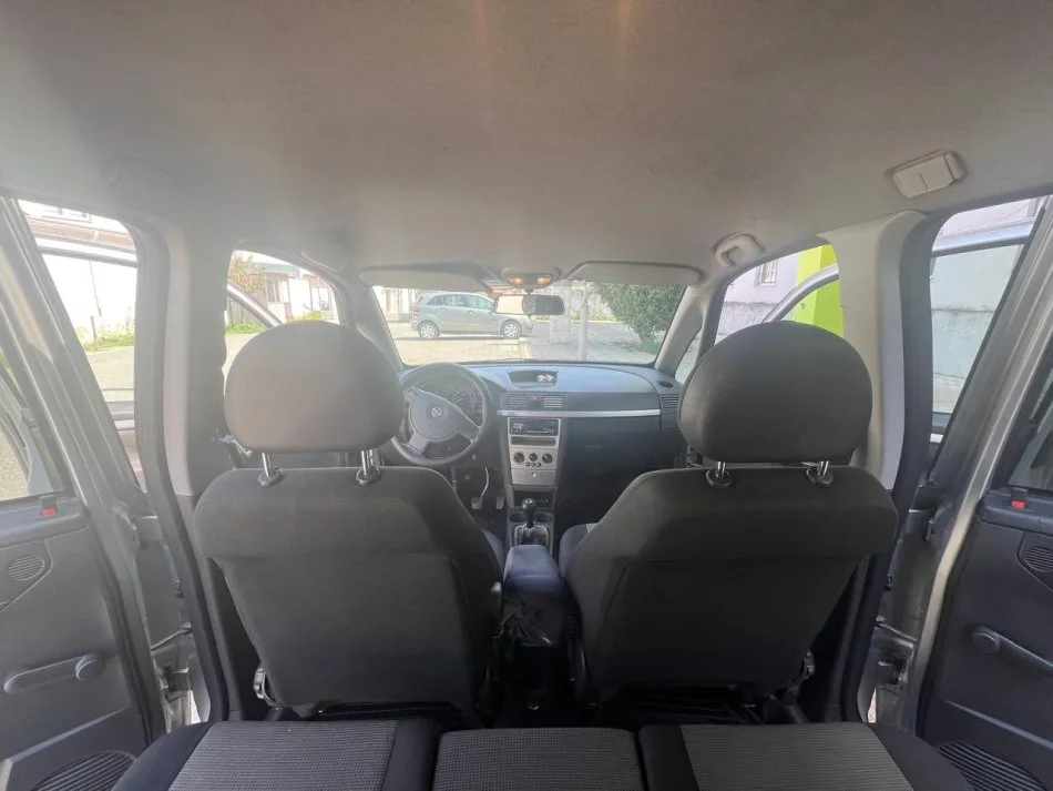 Shkoder, shes makine Opel Meriva Nafte, gri metalizato manuale Kondicioner 300.000 km 1.700 €