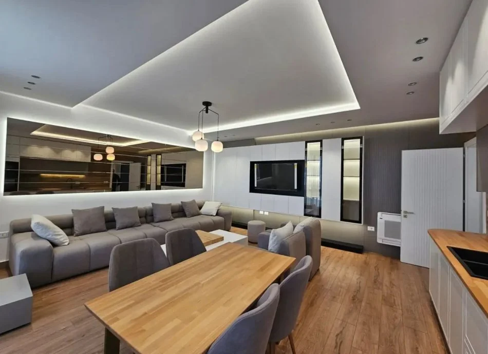 Tirane, jap me qera apartament 1+1+Ballkon Kati 7, 70 m² 700 € (rruga filip jano)