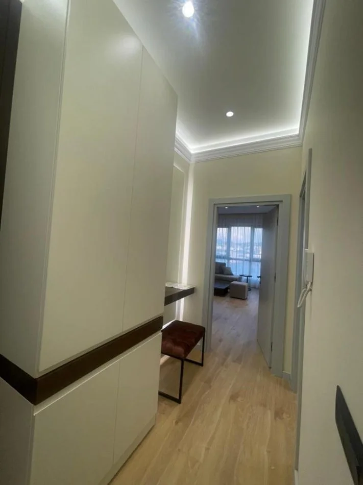 Tirane, jepet me qera apartament 1+1+Ballkon Kati 4, 75 m² 800 € (rruga e kavajes)