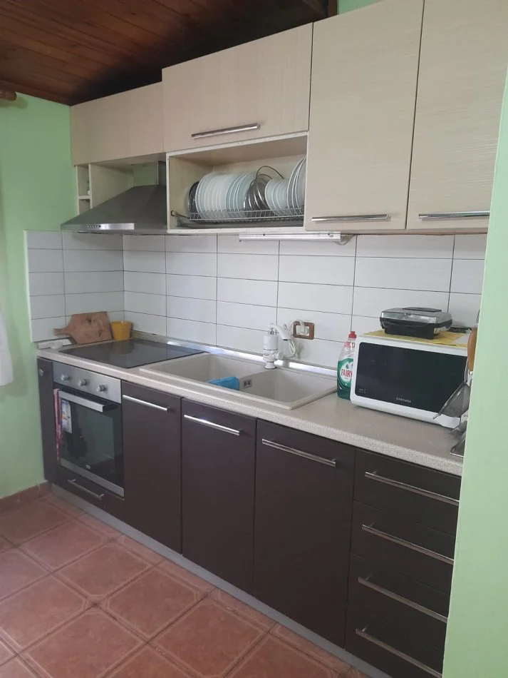 Tirane, jepet me qera apartament 2+1 Kati 1, 70 m² 50,000 leke (Vasil Shanto, mbrapa Hotel Diplomat 2.)