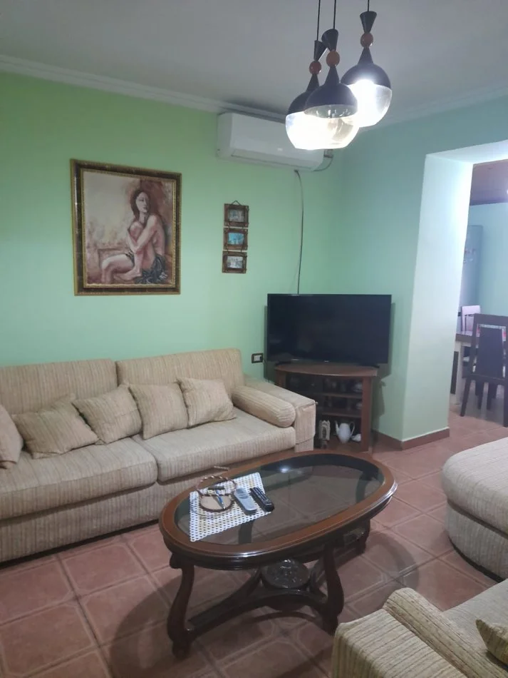 Tirane, jepet me qera apartament 2+1 Kati 1, 70 m² 50,000 leke (Vasil Shanto, mbrapa Hotel Diplomat 2.)