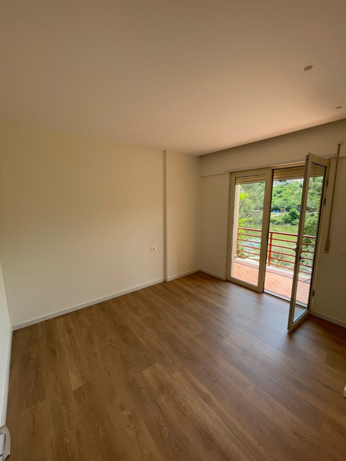Apartament  3+1+2  LIQENI I THATE   1.000 €