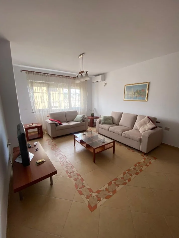 Tirane, jap me qera apartament 2+1 Kati 6, 84 m² 650 € (Sheshi Wilson) OPP52578