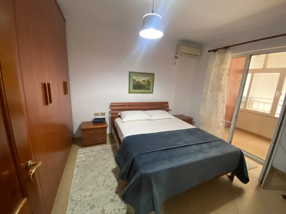 Tirane, jap me qera apartament 2+1 Kati 6, 84 m² 650 € (Sheshi Wilson) OPP52578