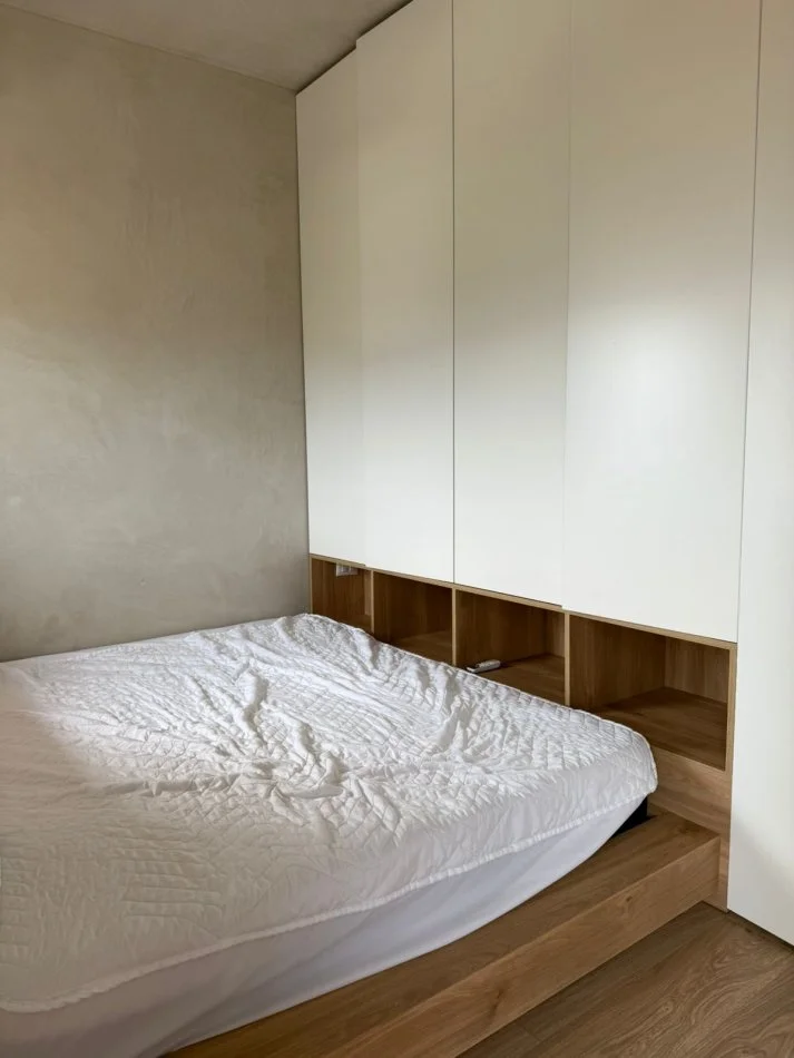 Tirane, jepet me qera apartament 1+1+Ballkon Kati 7, 500 € (Astir)