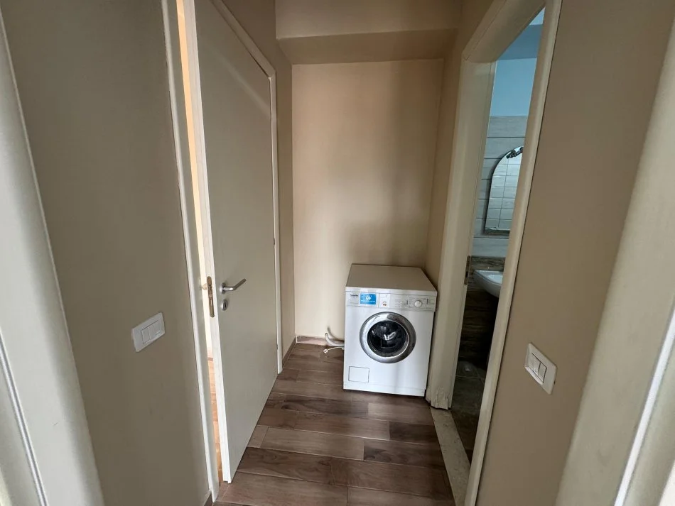 Tirane, shitet apartament 1+1+Ballkon Kati 2, 71 m² 145.000 € (BULEVARDI ZOGU I 1)