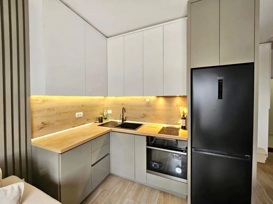 Tirane, jap me qera apartament 1+1 Kati 8, 50 m² 550 € (rruga don Bosko)