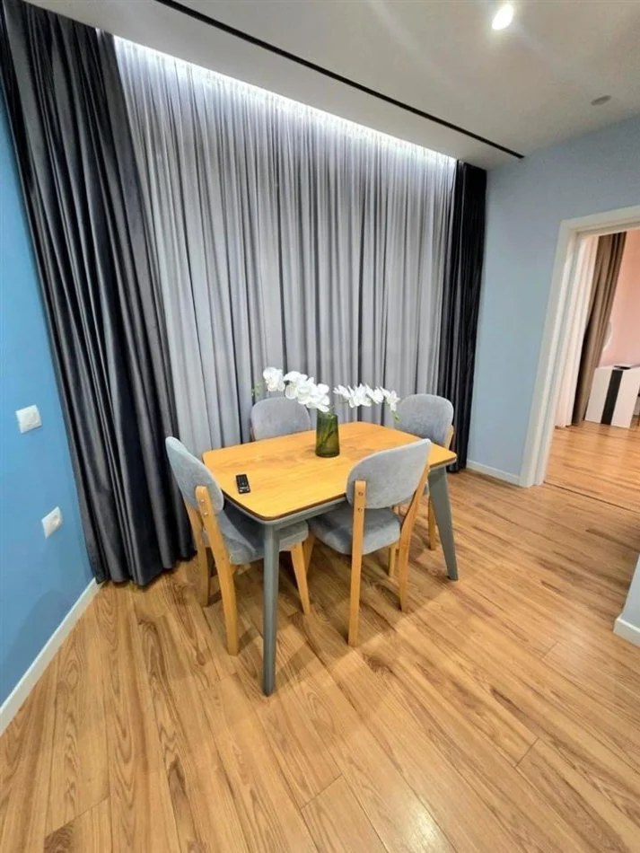 Tirane, jepet me qera apartament 2+1+Ballkon Kati 3, 93 m² 650 € (Liqeni thate)