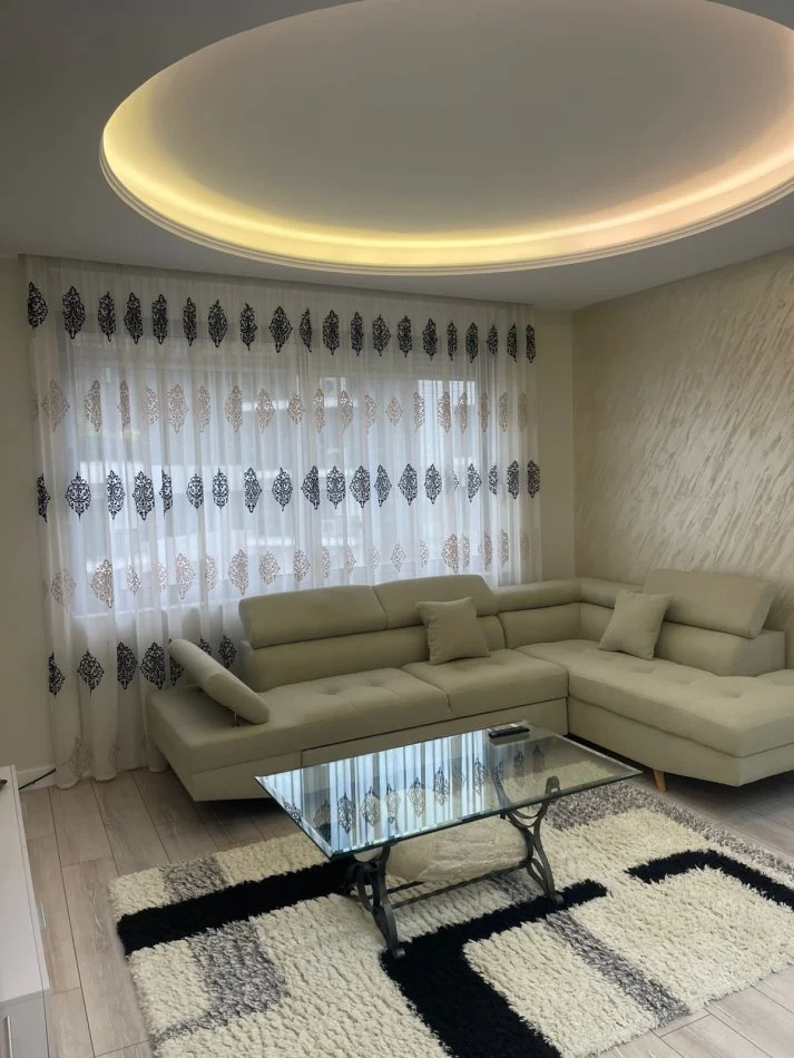 Tirane, jepet me qera apartament 1+1+Ballkon Kati 9, 70 m² (Rruga e Kosovareve)