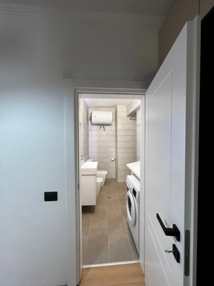 Durres, jepet me qera apartament 1+1+Aneks+Ballkon Kati 8, 65 m² 600 € (Vollga)